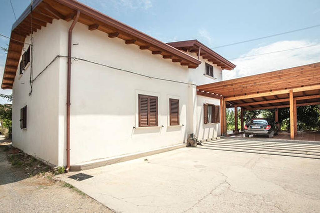 Agriturismo Miracco Atanasio Franco "Il Maniero" Santa Sofia d'Epiro Экстерьер фото